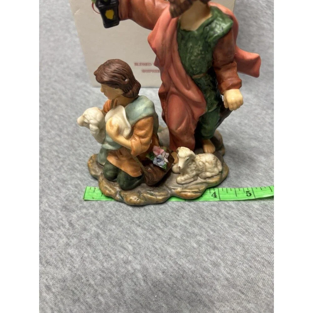 Avon‎ Holiday Treasures Blessed Visitors Shepherds 2002 In Box Christmas